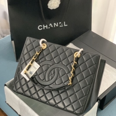 Chanel Shopping Bag